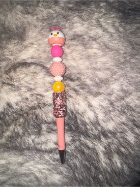 Pink Daisy Doorable Beaded ink pen